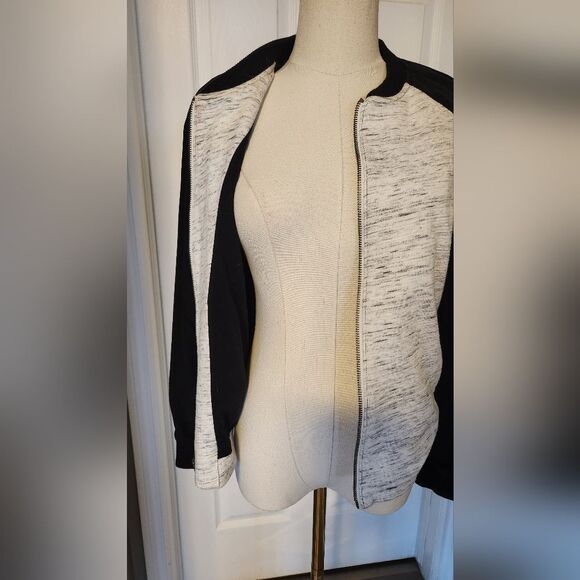 Banana Republic Bomber style jacket - Size Medium - Picture 6 of 8